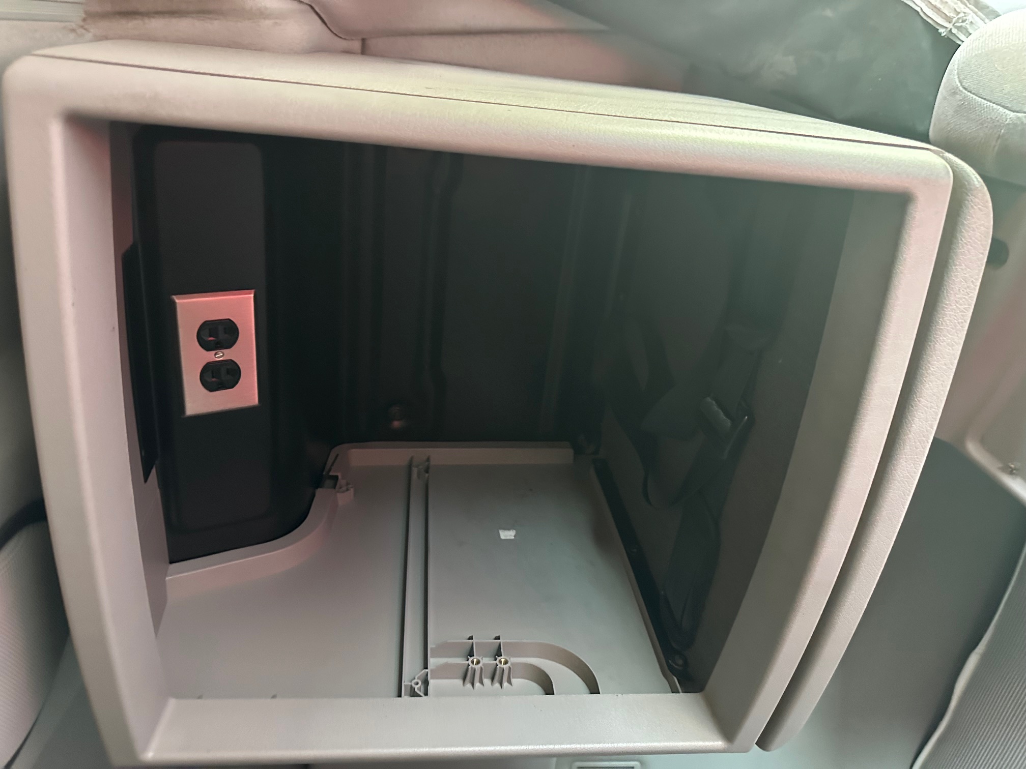 2011 VOLVO VNL 64T630 - Image 14